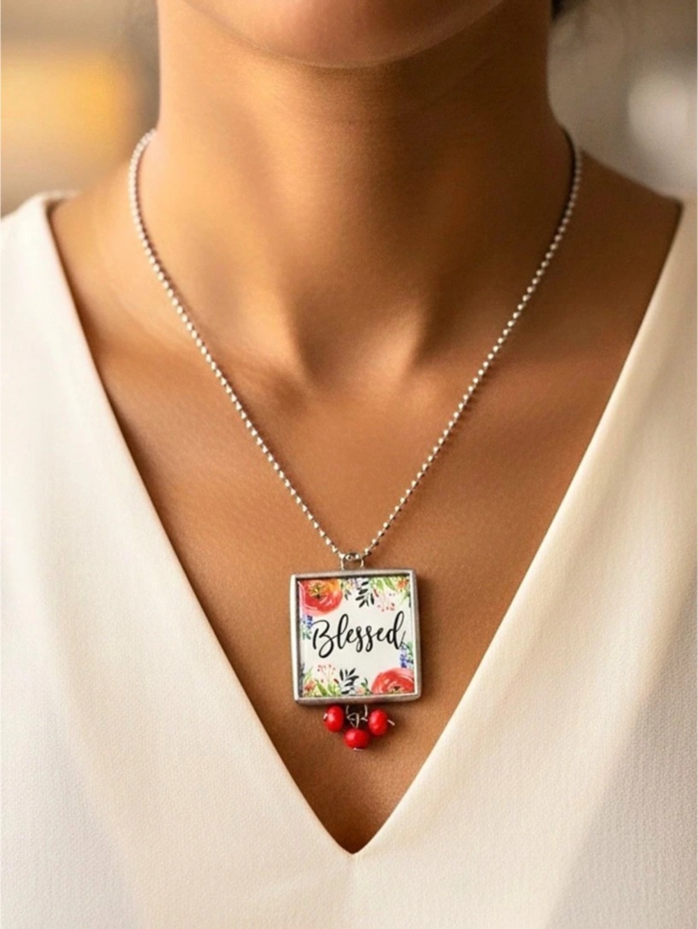 Floral Pendant Necklace in Silver & Red Like New